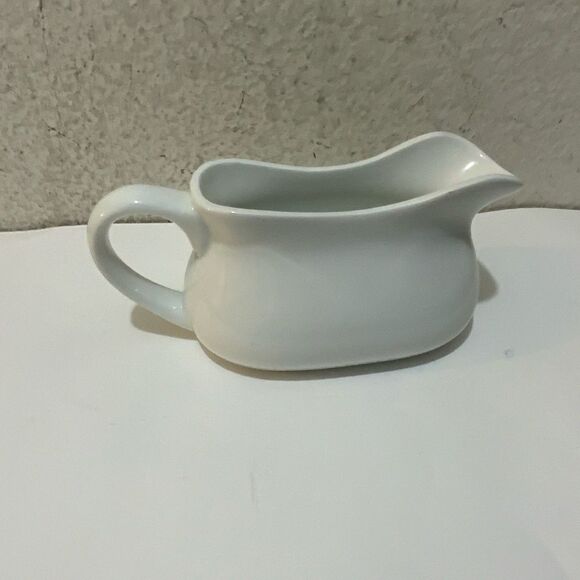 Target home collection white Porcelain White Gravy Boat 8 X 3.5 X 4” P10 - Picture 1 of 7